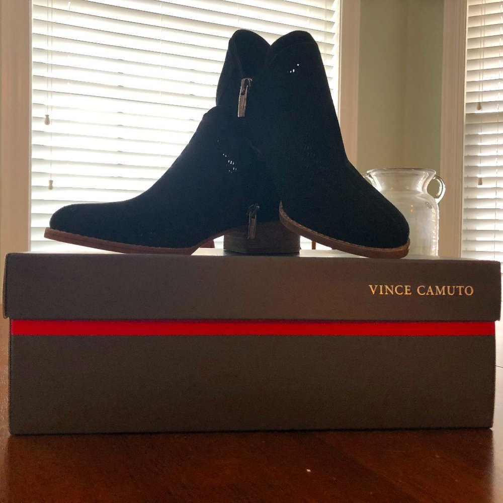 Never Worn Black Vince Camuto Booties